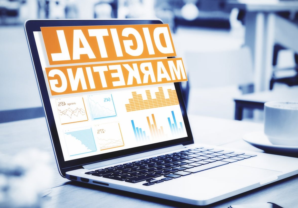 email marketing laptop